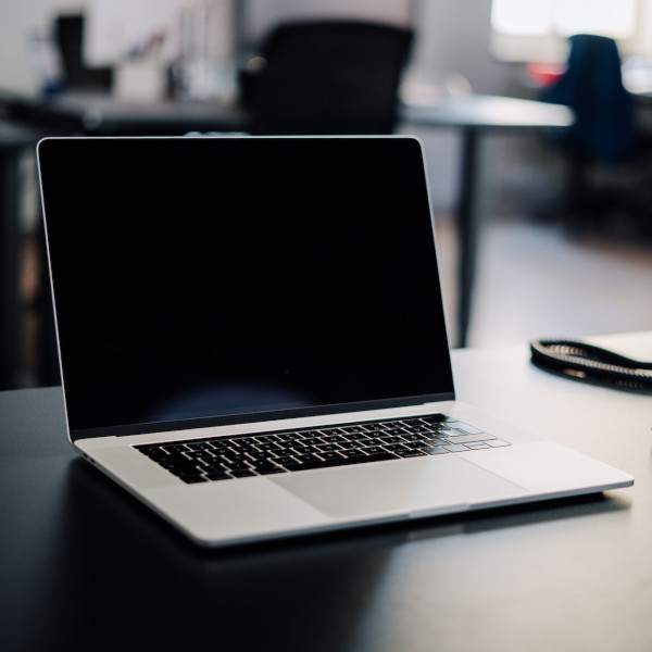 Мы всегда на связи, ответим на звонок или обращение на сайте